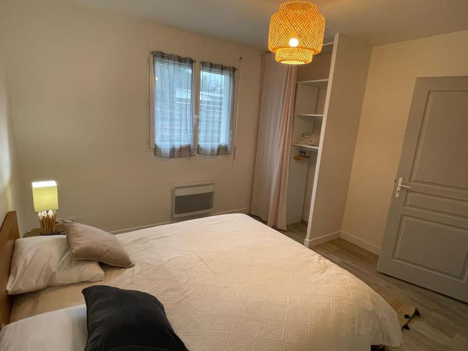Photo of Bedroom in Montussan