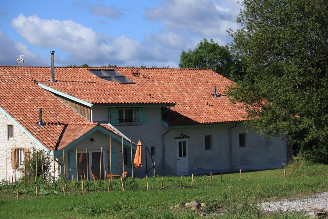 Photo of Buildings in Pey