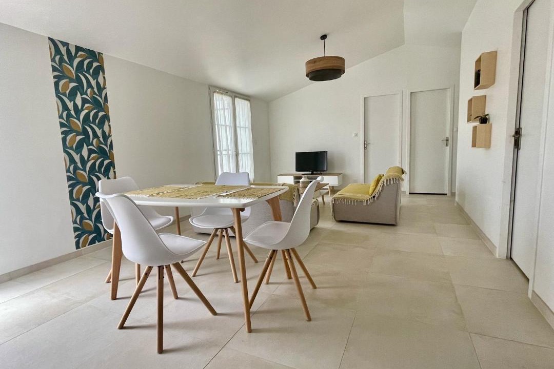 Photo of Livingroom in Domino