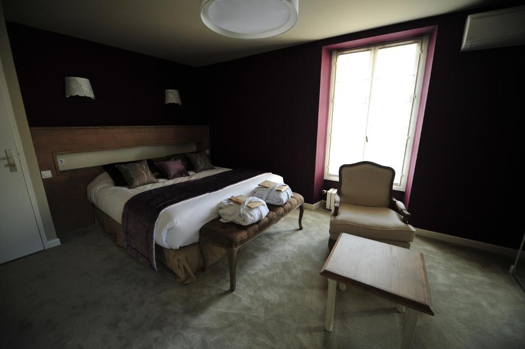 Photo of Bedroom in Chasseneuil-du-Poitou
