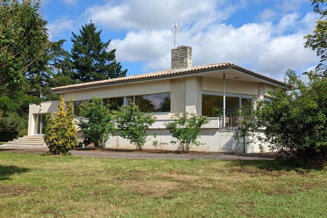 Photo of Buildings in Agris