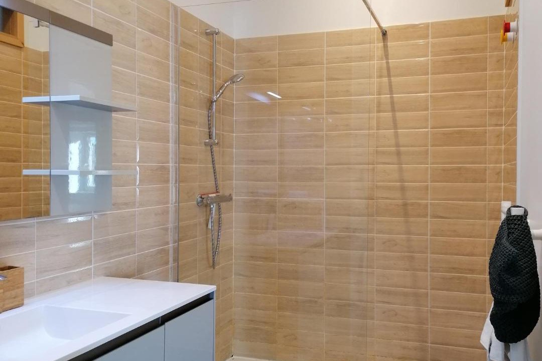 Photo of Bathroom in La Rochelle City Centre