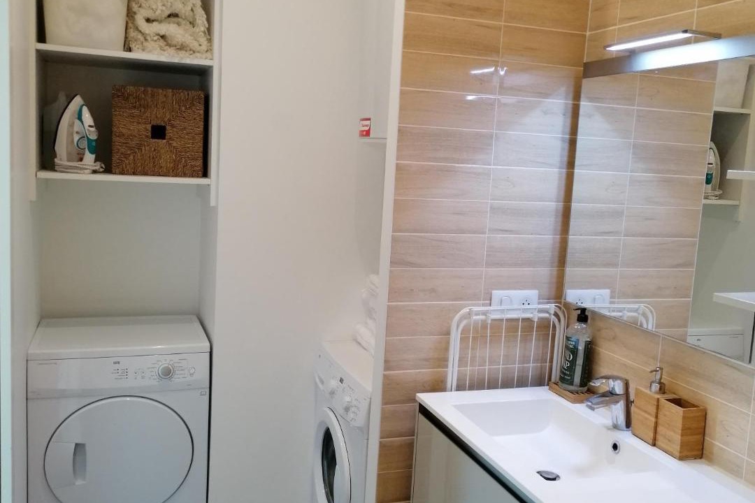 Photo of Bathroom in La Rochelle City Centre