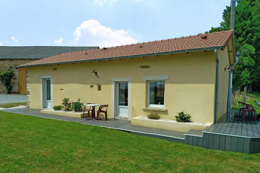 Photo of Buildings in Saint-Laurent-les-Eglises