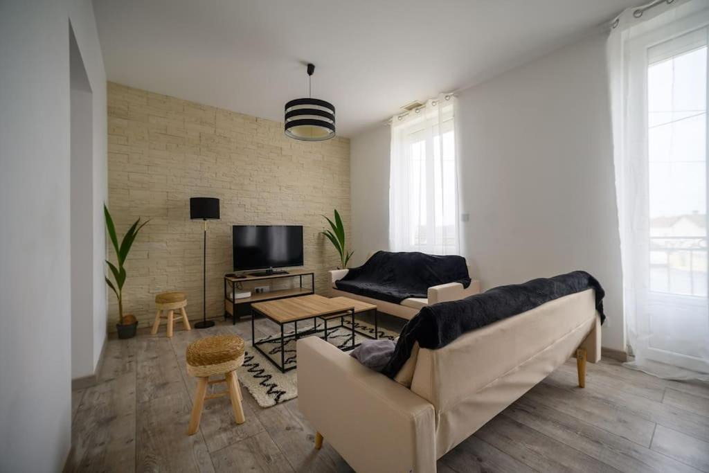 Photo of Livingroom in Coulounieix-Chamiers