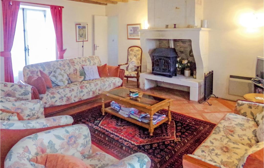 Photo of Livingroom in Eglise-Neuve-d'Issac