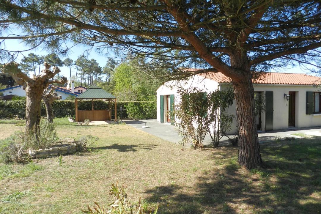 Photo of Buildings in Le Grand-Village-Plage