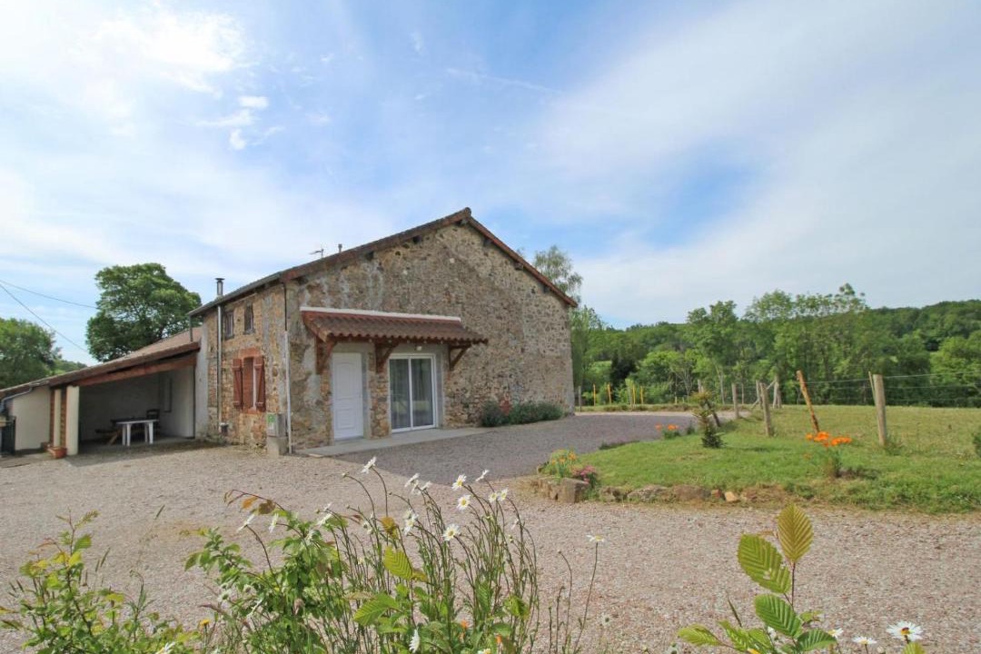 Photo of Buildings in Vayres