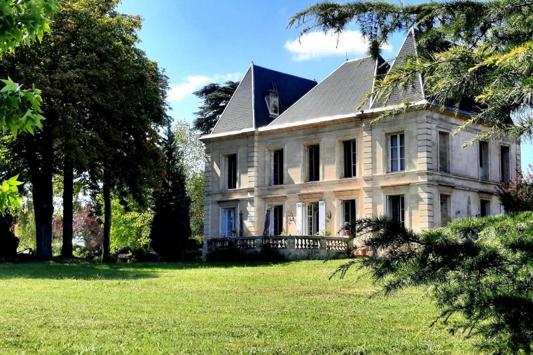 Photo of Buildings in Bayon-sur-Gironde