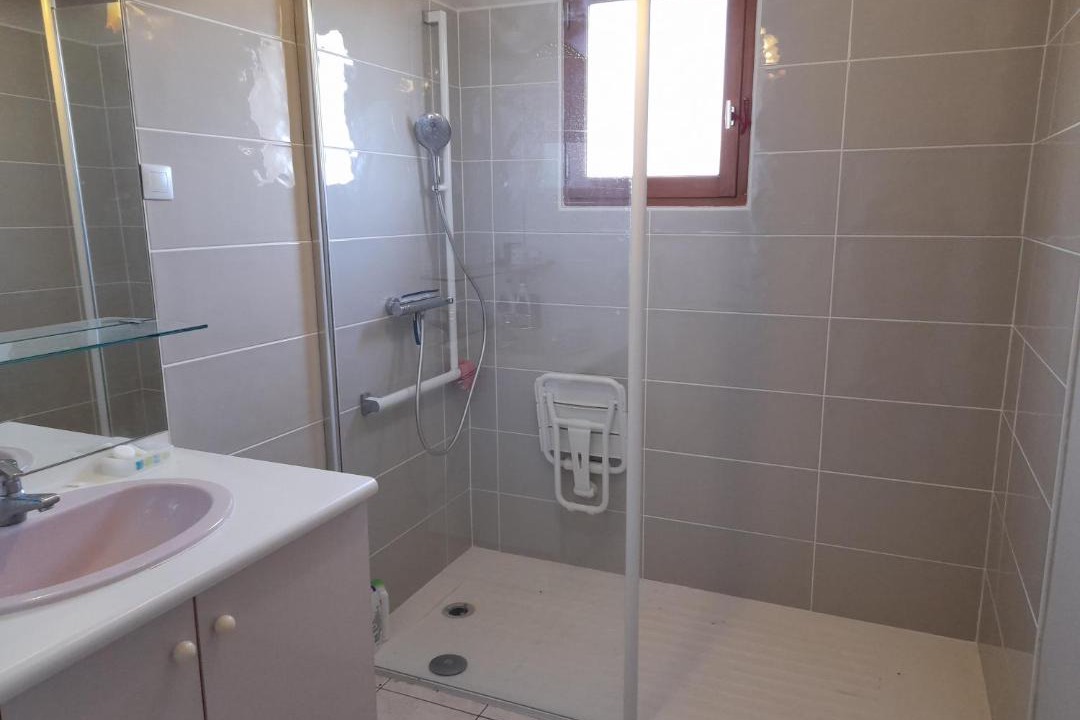 Photo of Bathroom in Montmorillon