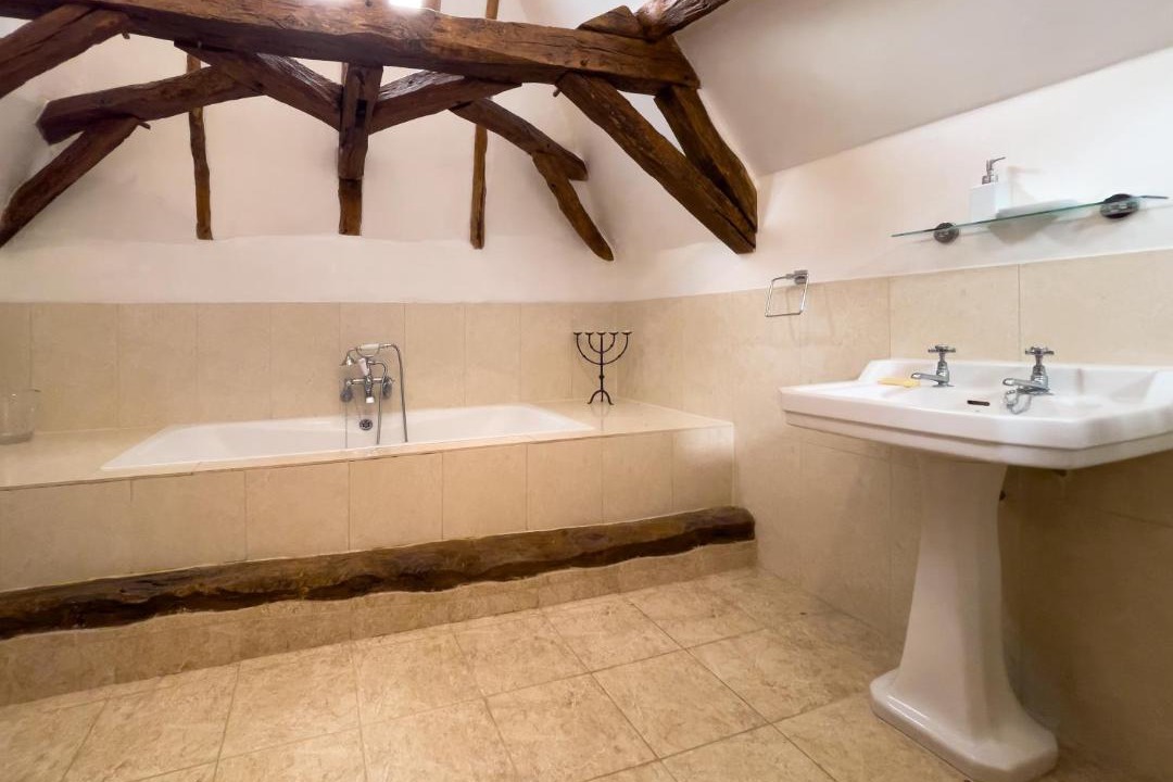 Photo of Bathroom in Sainte-Alvere-Saint-Laurent-les-Batons