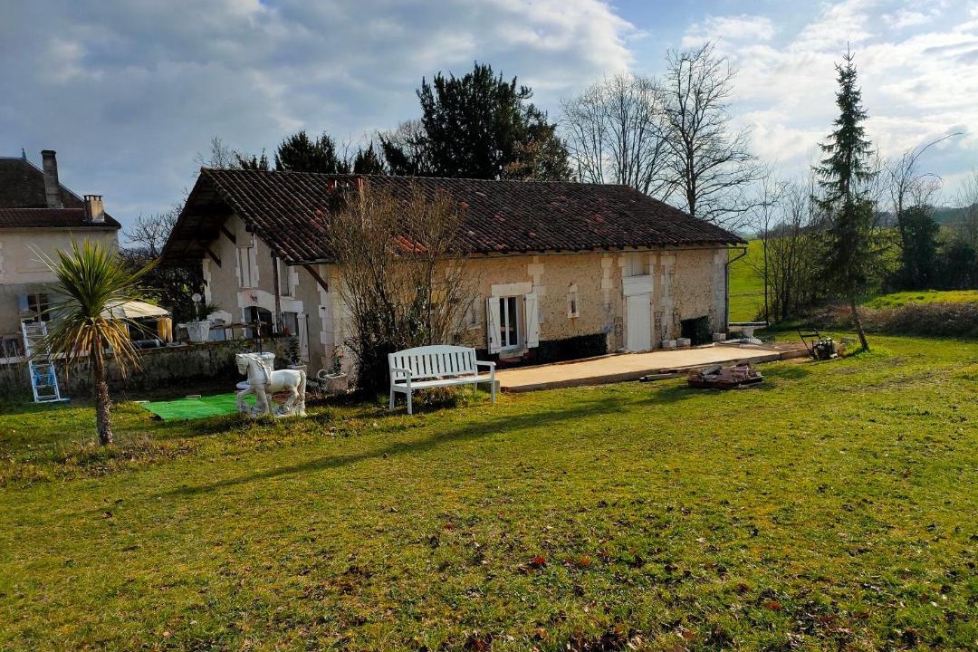 Photo of Buildings in Aubeterre-sur-Dronne