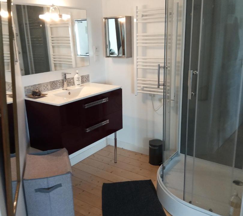 Photo of Bathroom in Hiersac