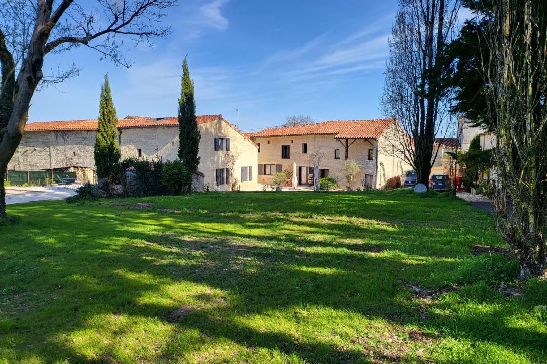 Photo of Buildings in Mareuil