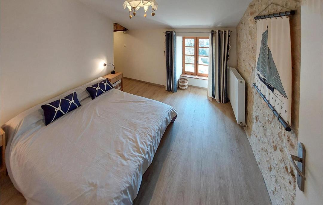 Photo of Bedroom in Taize-Aizie