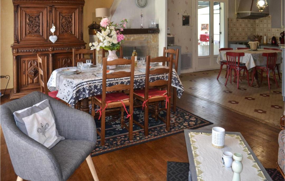 Photo of Livingroom in Biras