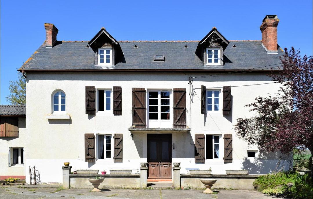 Photo of Buildings in Miossens-Lanusse