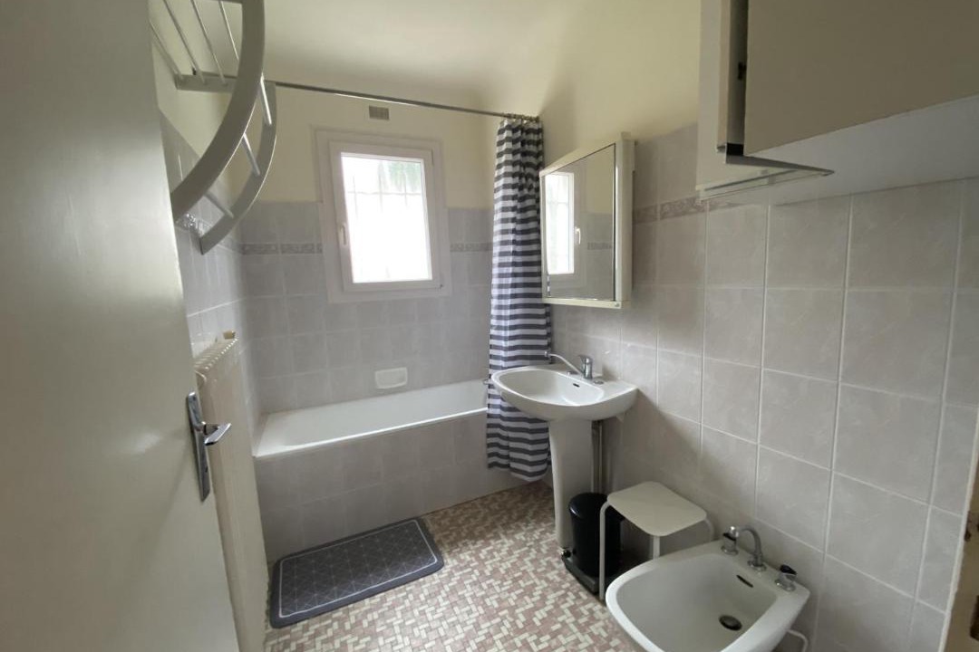 Photo of Bathroom in La Roche-Posay