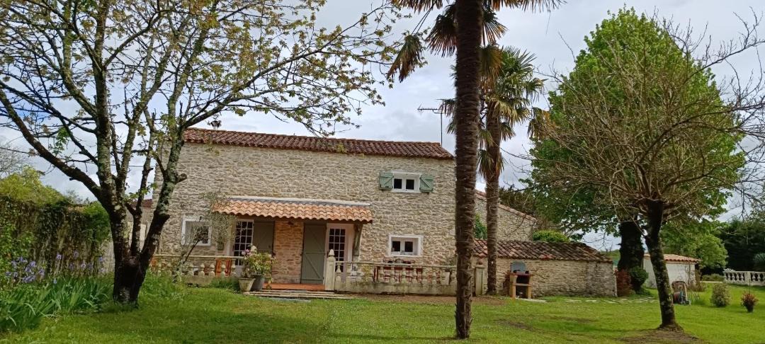 Photo of Buildings in Cartelegue