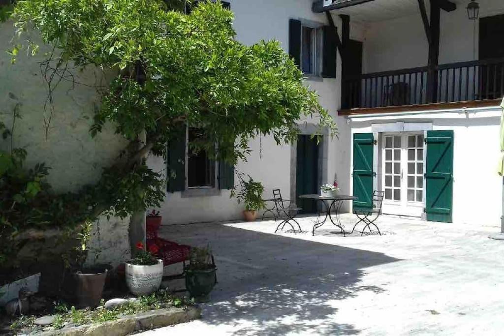 Photo of Buildings in Eysus