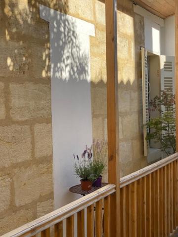 Photo of Patio Balcony in Saint Seurin - Fondaudege