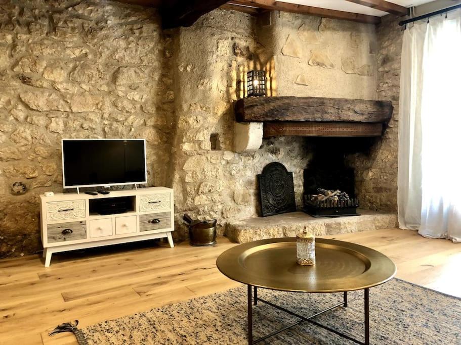 Photo of Livingroom in Port-Sainte-Foy-et-Ponchapt