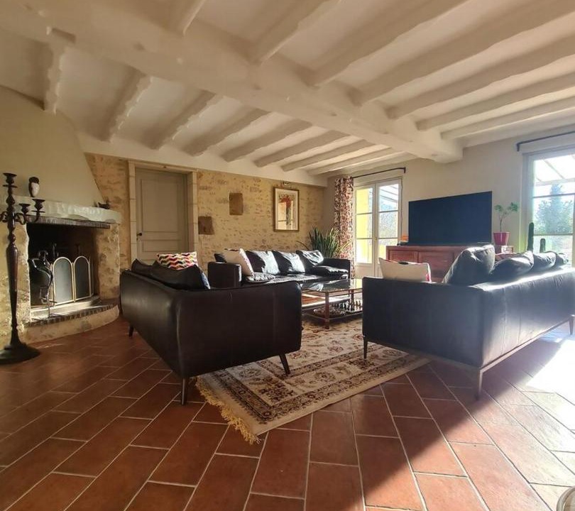 Photo of Livingroom in Etauliers