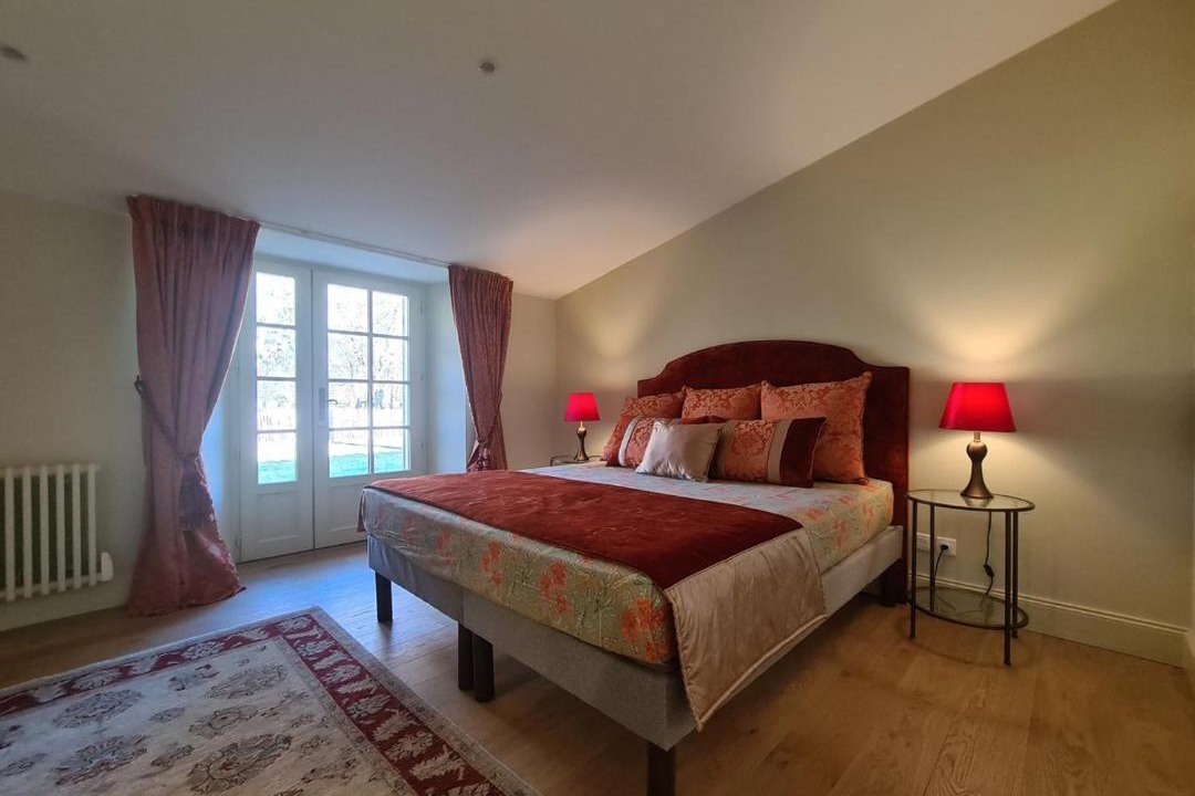 Photo of Bedroom in Etauliers
