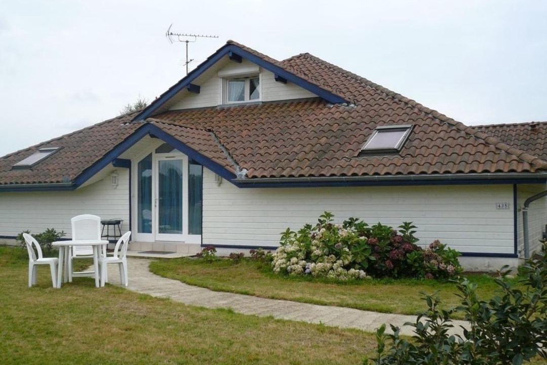 Photo of Buildings in Onard