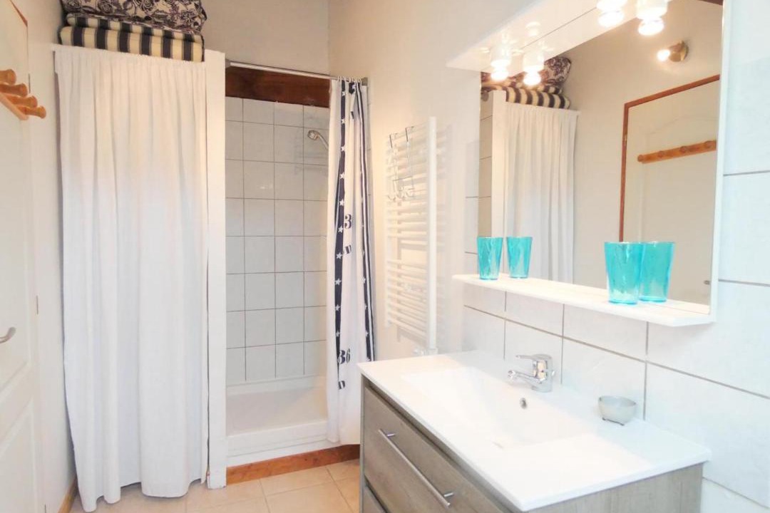 Photo of Bathroom in Onard