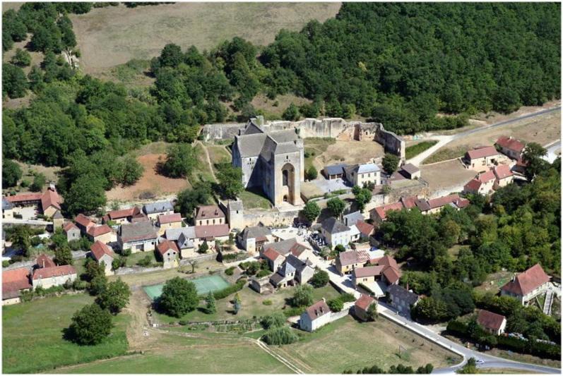 Photo of Buildings in Saint-Amand-de-Coly