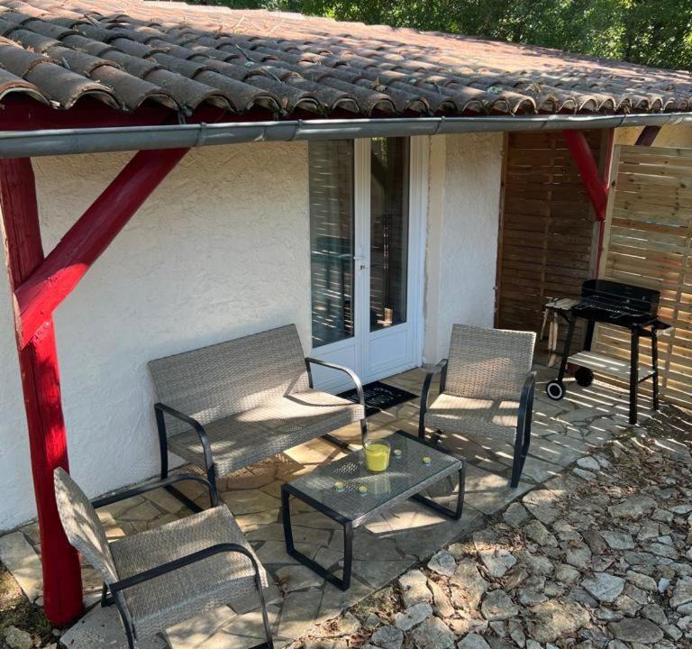 Photo of Patio Balcony in Saint-Aubin-de-Nabirat