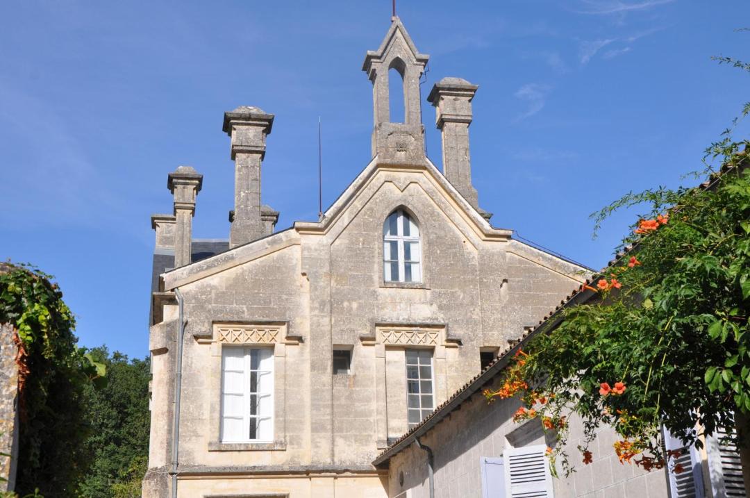 Photo of Buildings in Saint-Thomas-de-Conac