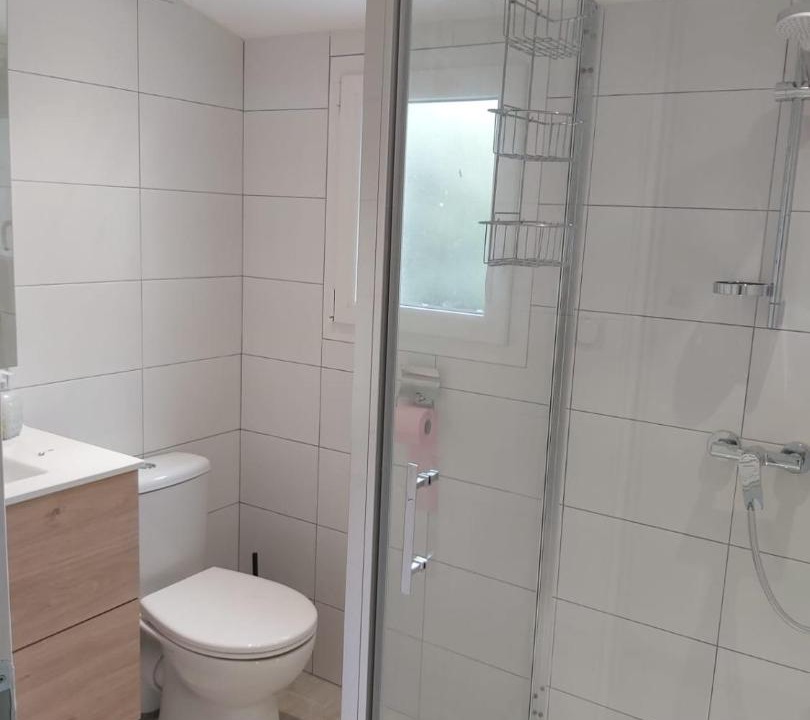 Photo of Bathroom in Domino