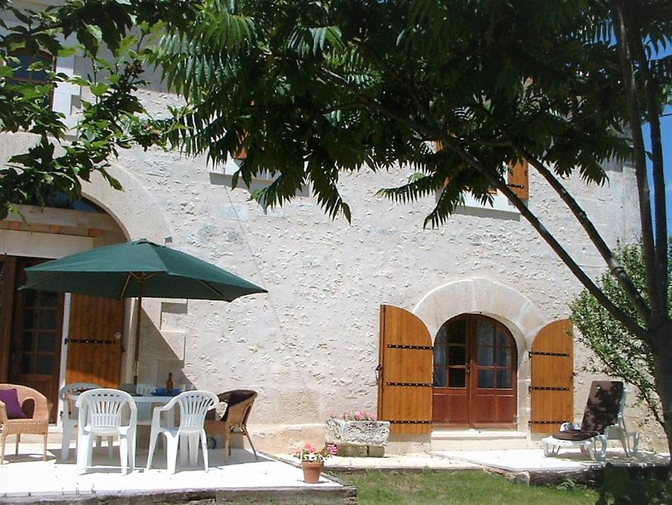 Photo of Buildings in Ronsenac