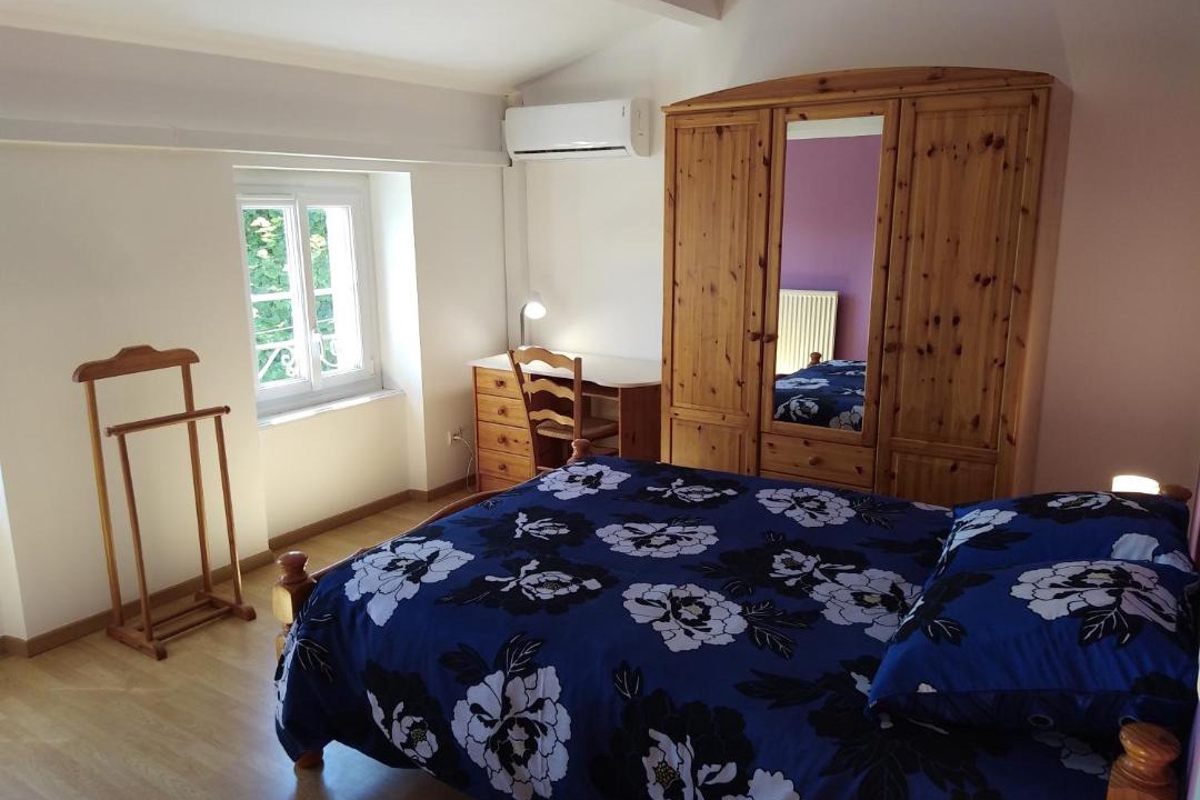 Photo of Bedroom in Pons