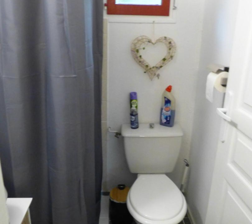 Photo of Bathroom in Saint-Aubin-de-Nabirat