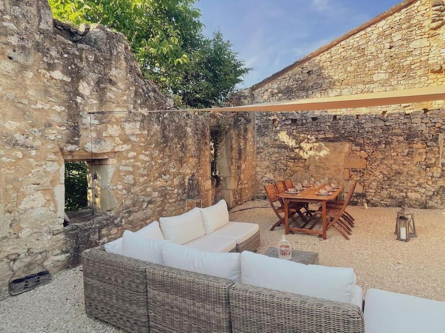 Photo of Patio Balcony in Duras