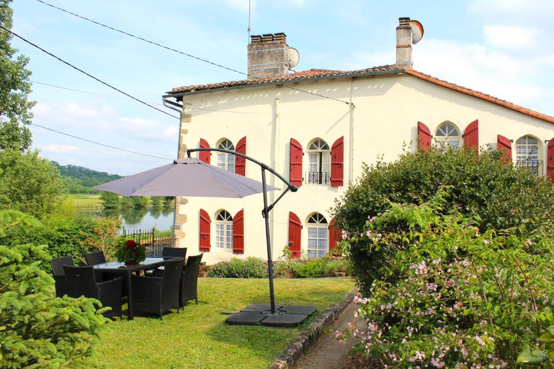 Photo of Others in Availles-Limouzine
