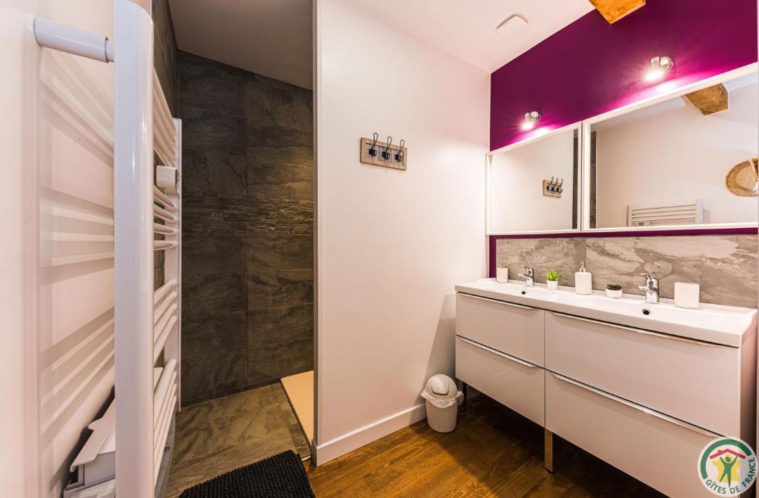 Photo of Bathroom in Nerac