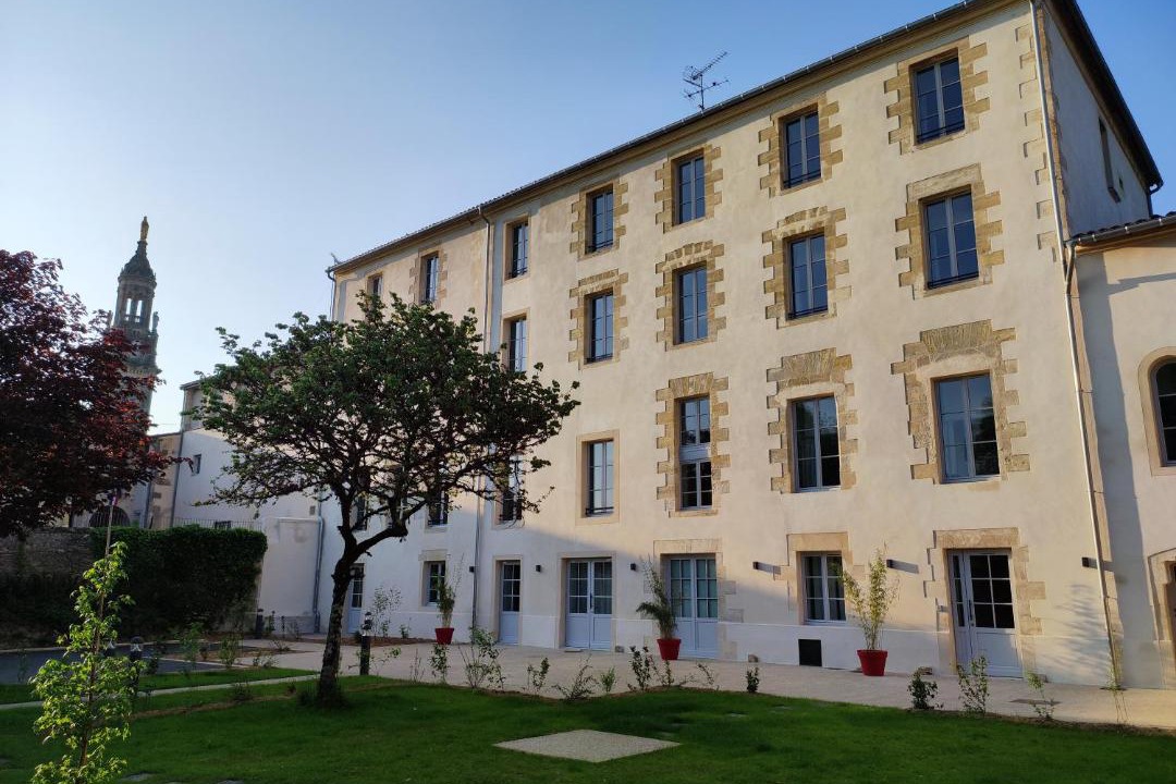 Photo of Buildings in Verdelais