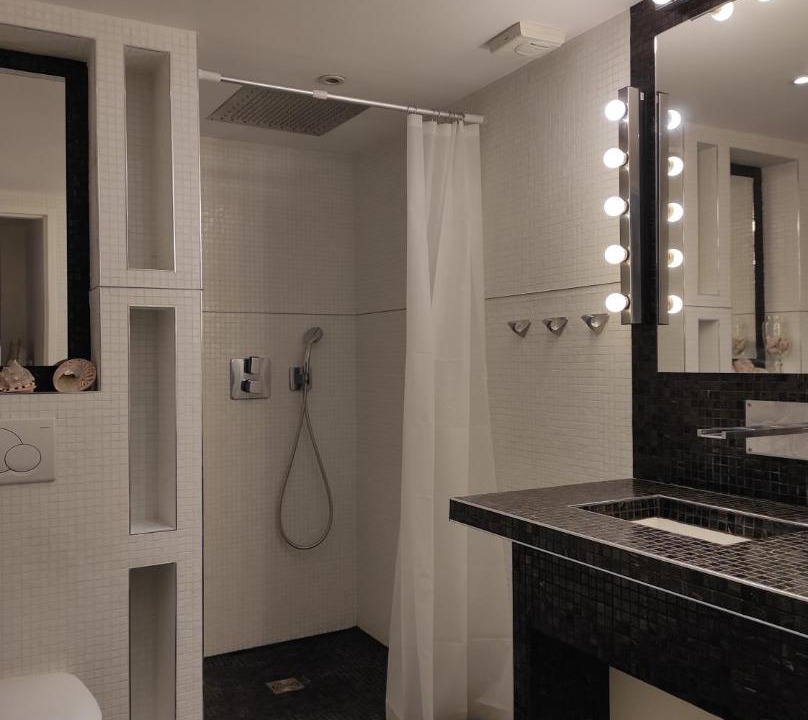 Photo of Bathroom in Capucins - Victoire