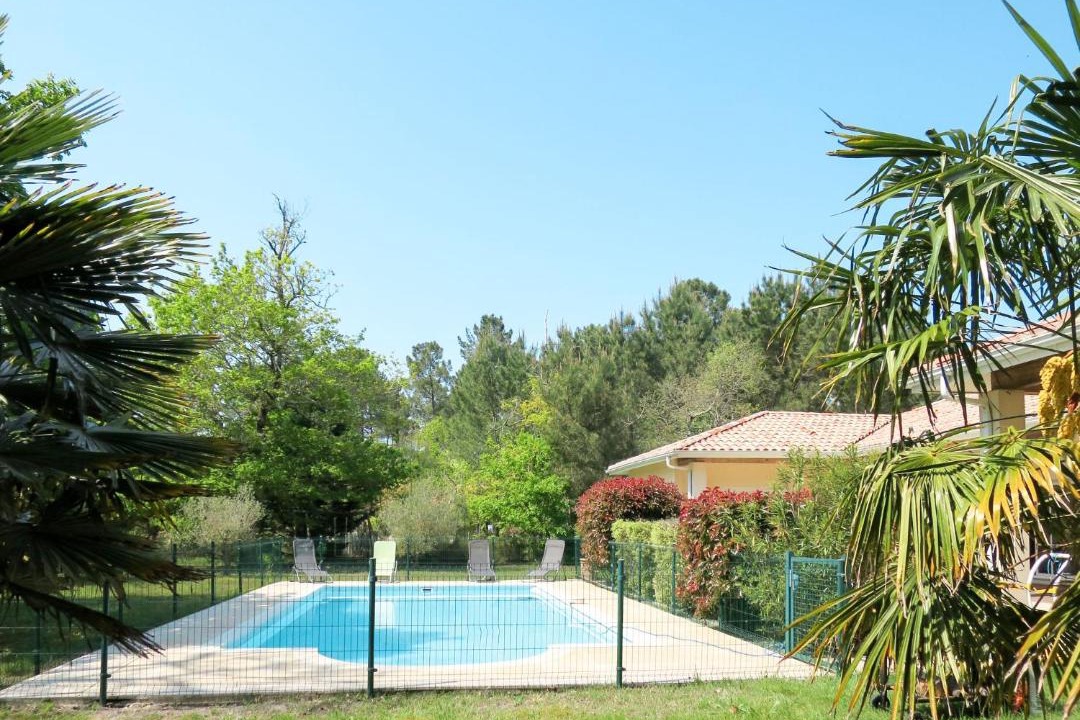 Photo of Others in Grayan-Et-L'Hopital