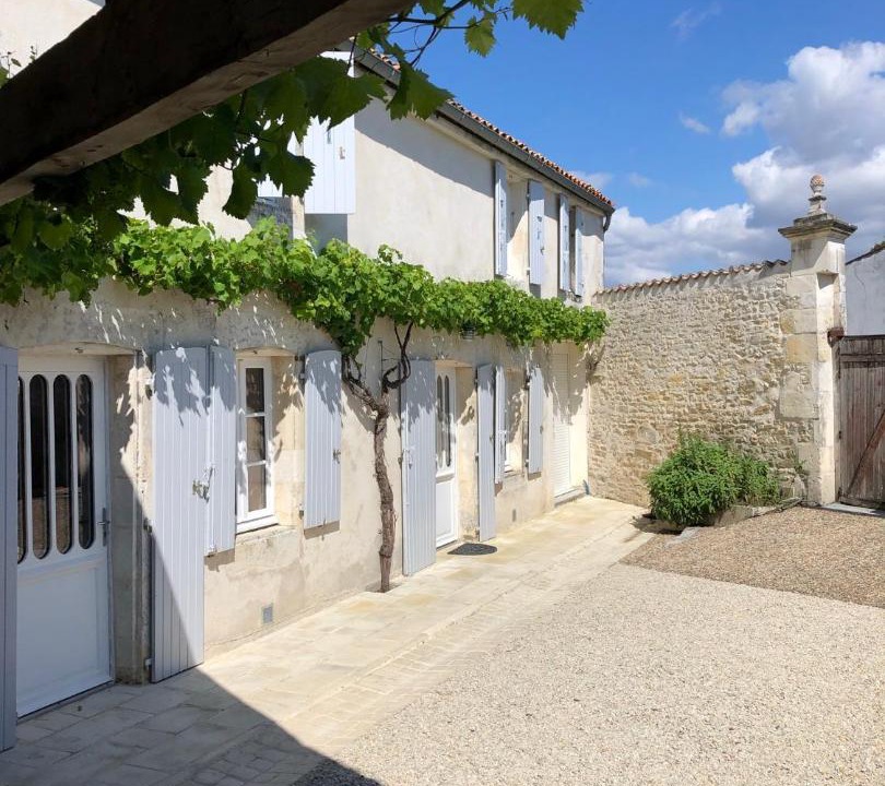Photo of Buildings in Dompierre-sur-Mer