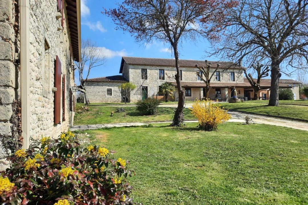 Photo of Buildings in Genouille