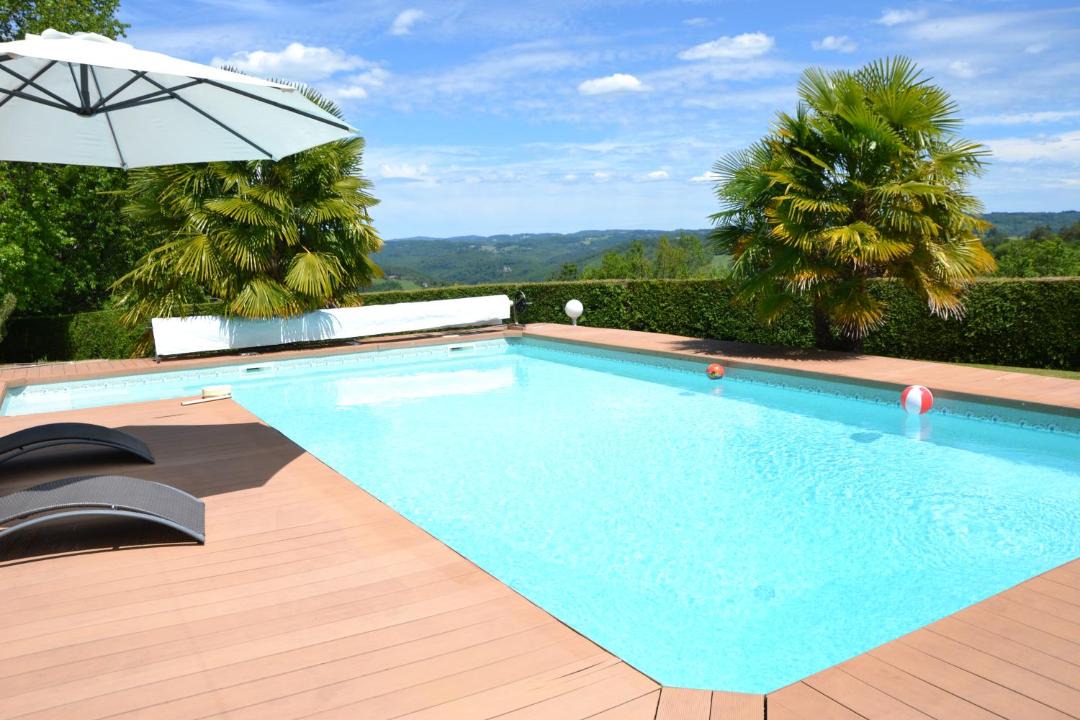 Photo of Outdoor in Naves