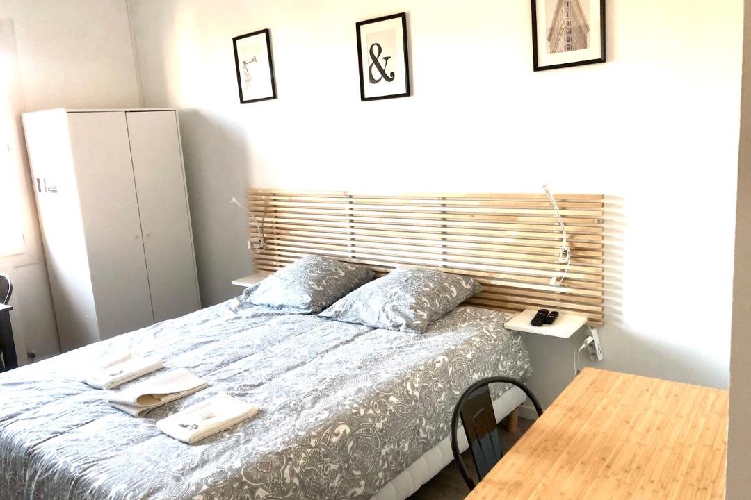 Photo of Bedroom in Libourne