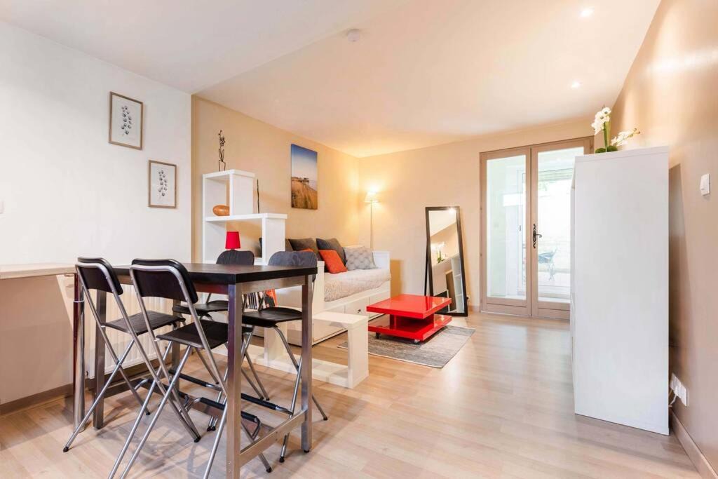 Photo of Livingroom in Begles