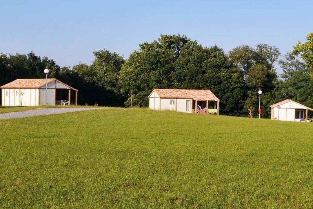 Photo of Buildings in Orist