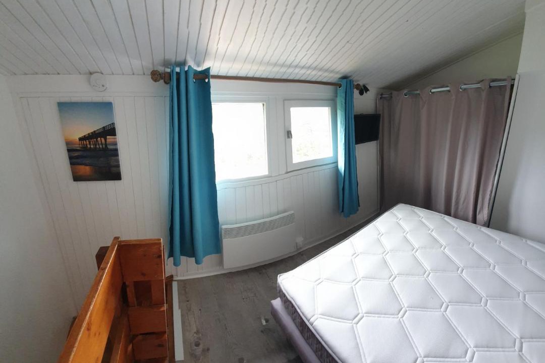 Photo of Bedroom in Maubuisson